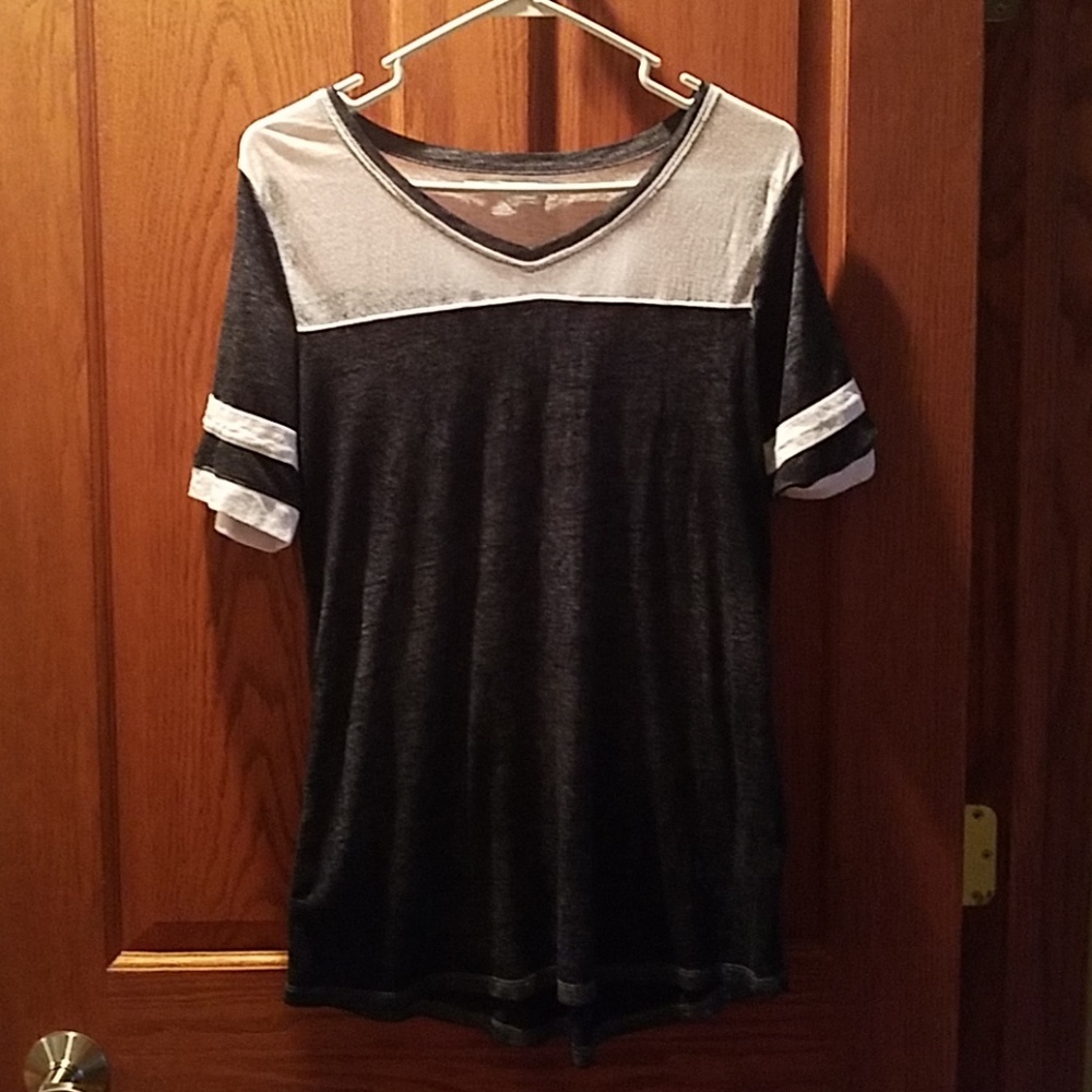 Lightweight Maurices t-shirt